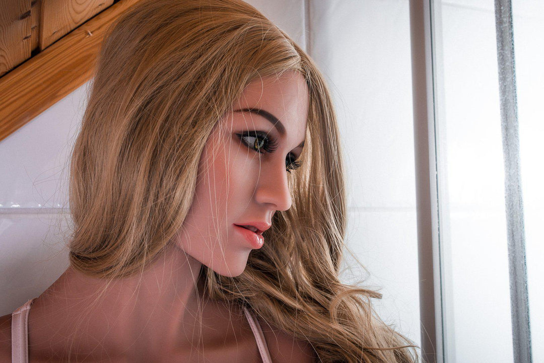 WM | 159 cm große Sexpuppe mit Körbchengröße H - Skylar