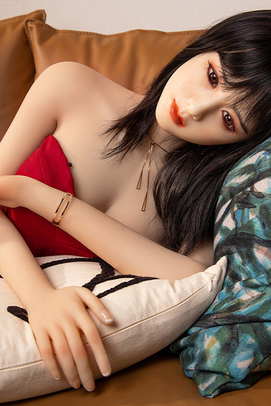 Sexpuppe im asiatischen Stil mit realistischen Gesichtszügen – Roste (3 Größen)