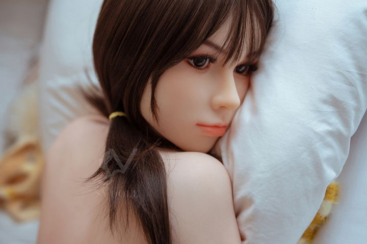 SY Doll | Asiatische 150 cm/4ft11 schwarze Haare schöne kleine Brüste lebensechte Sexpuppe - Lily (auf Lager EU)