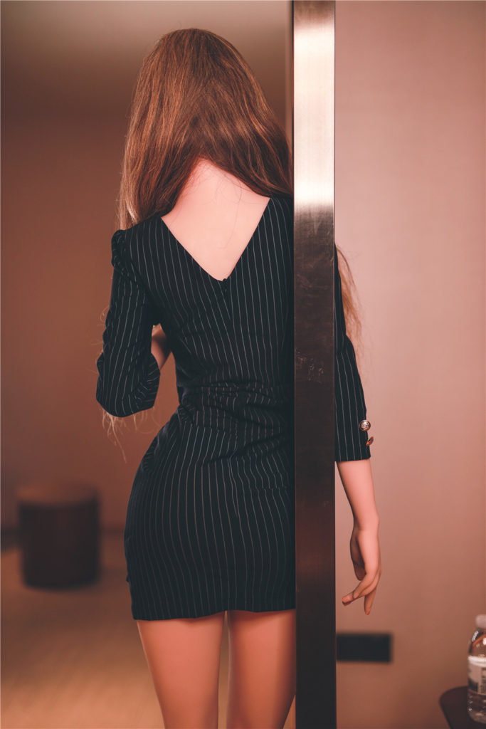 Realistische, sexy Sexpuppe im Bürostil – Juliana (3 Größen)